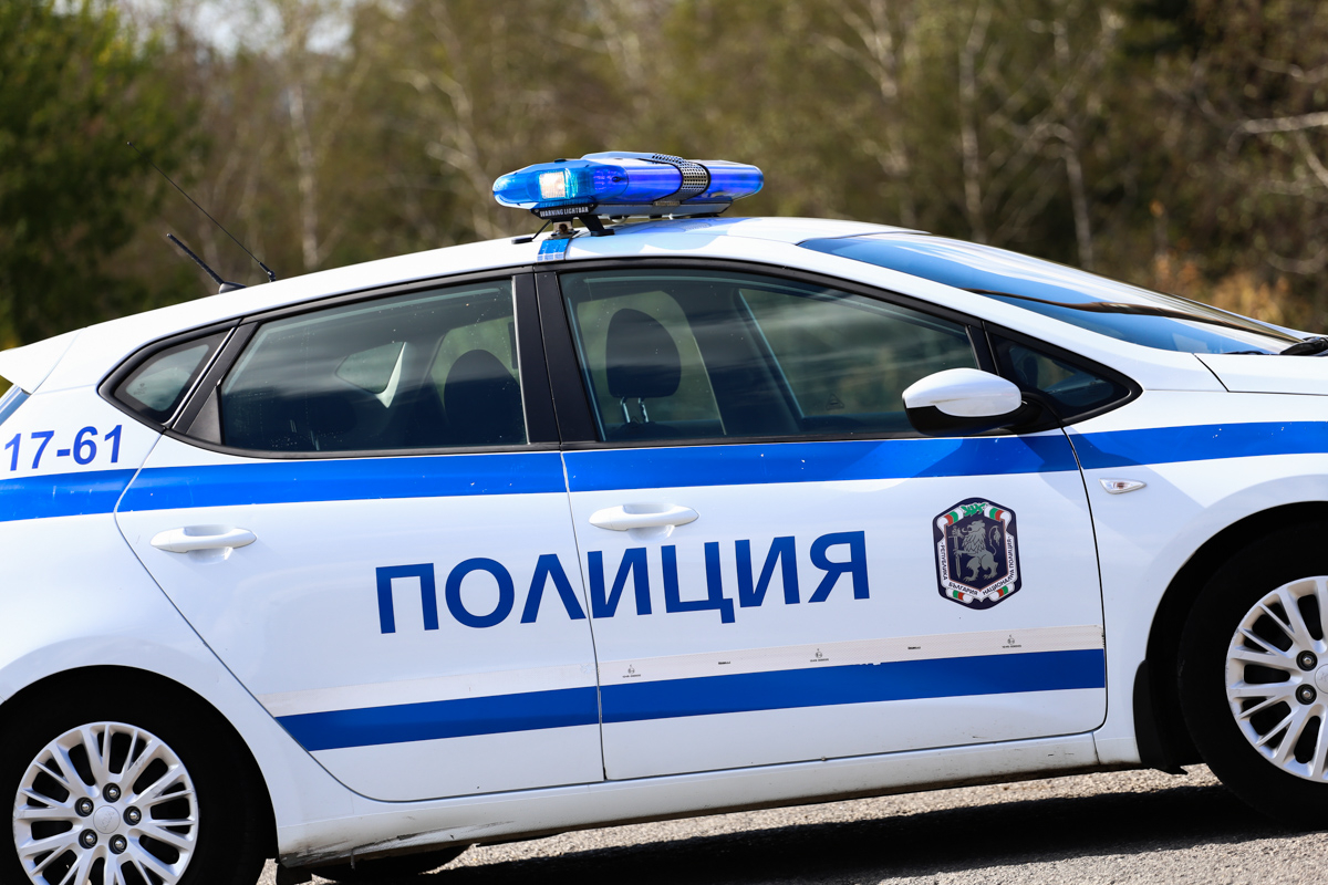 По 50 евро срещу лична карта, 8 задържани край Варна за купуване на гласове