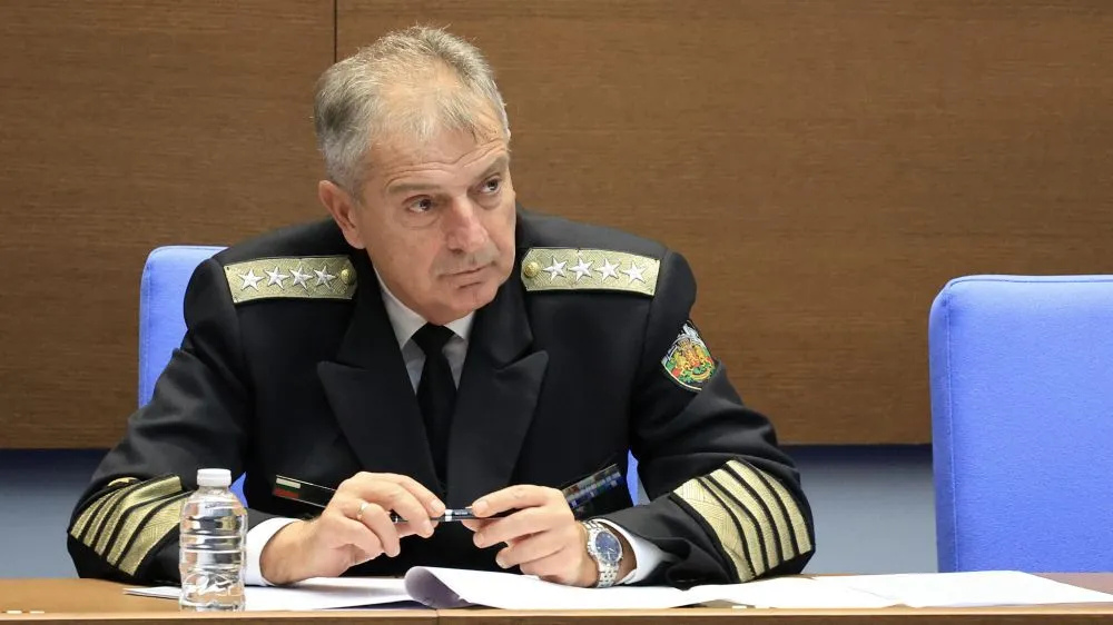 Адмирал Емил Ефтимов: Не сме във война. Защитени сме!